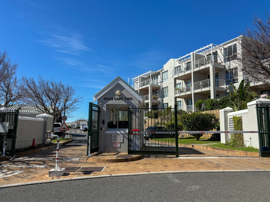 1 Bedroom Property for Sale in Vredehoek Western Cape